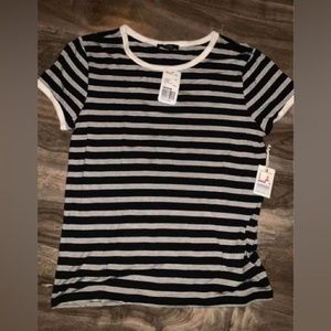 Forever 21 T-shirt size large NWT